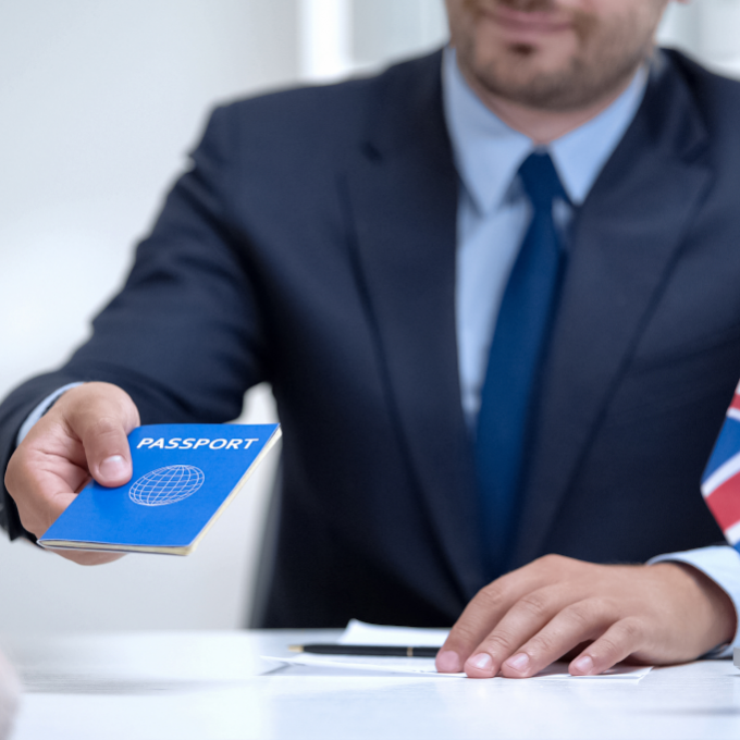 Юристы и адвокаты по миграционному праву